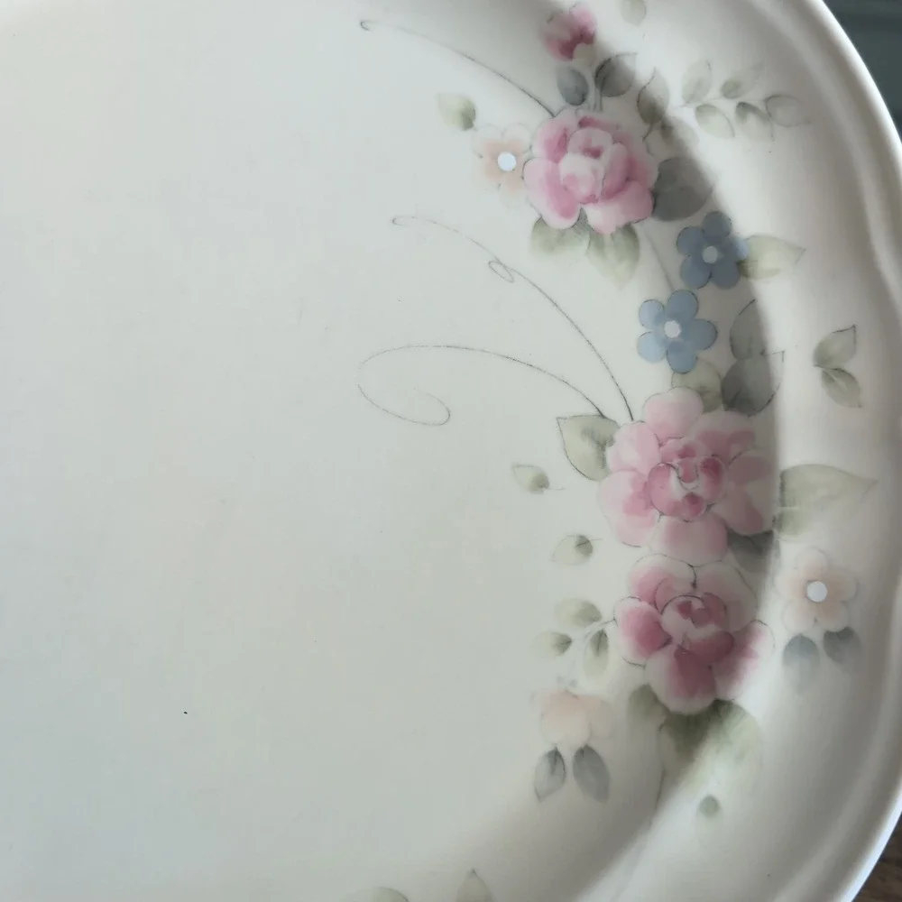 Pfaltzgraff Dinner Plate 10.25in Cream Tea Rose Floral Scalloped USA